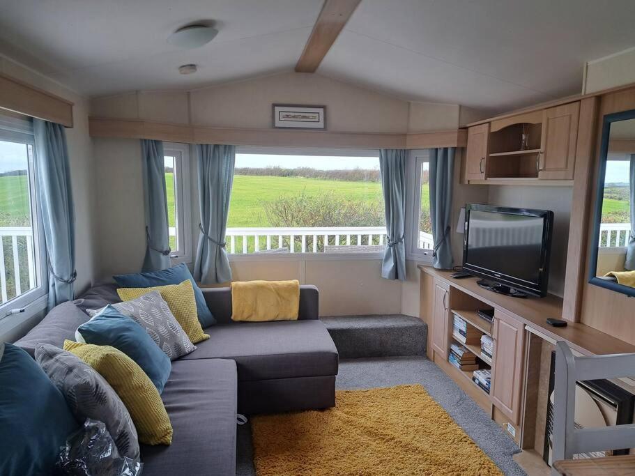 Cosy With Stunning Views